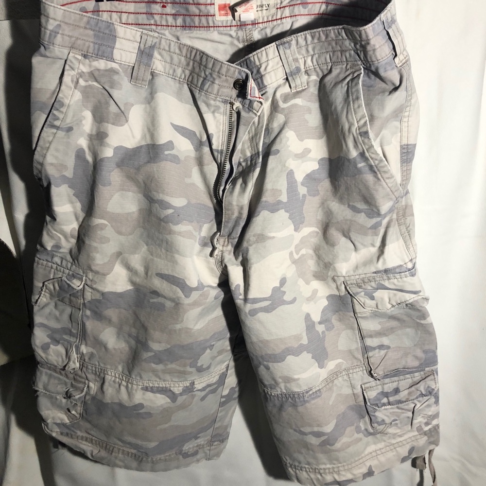 men’s Mossimo cargo shorts